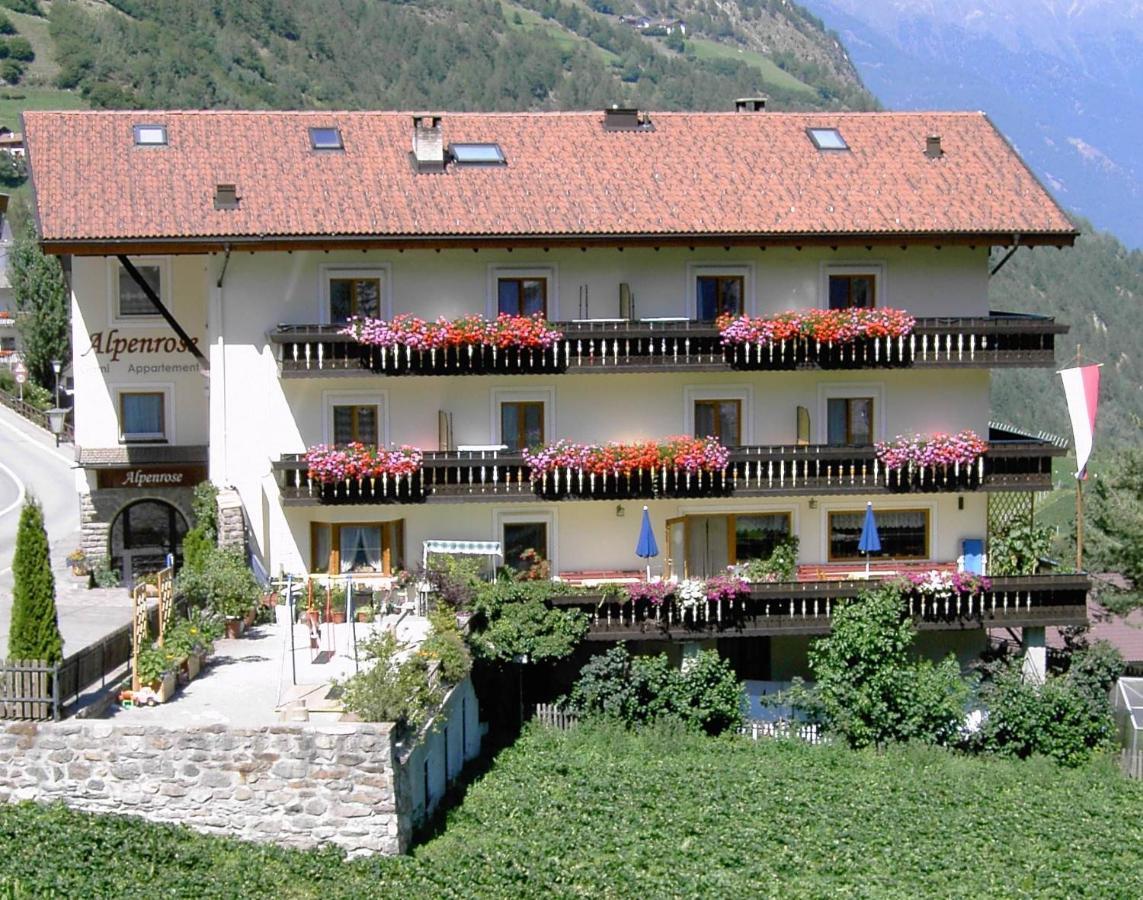 Alpenrose Aparthotel Мартело Екстериор снимка