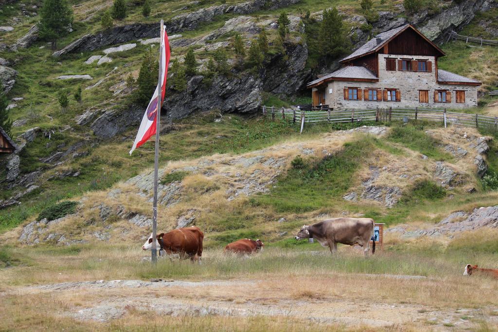 Alpenrose Aparthotel Мартело Екстериор снимка