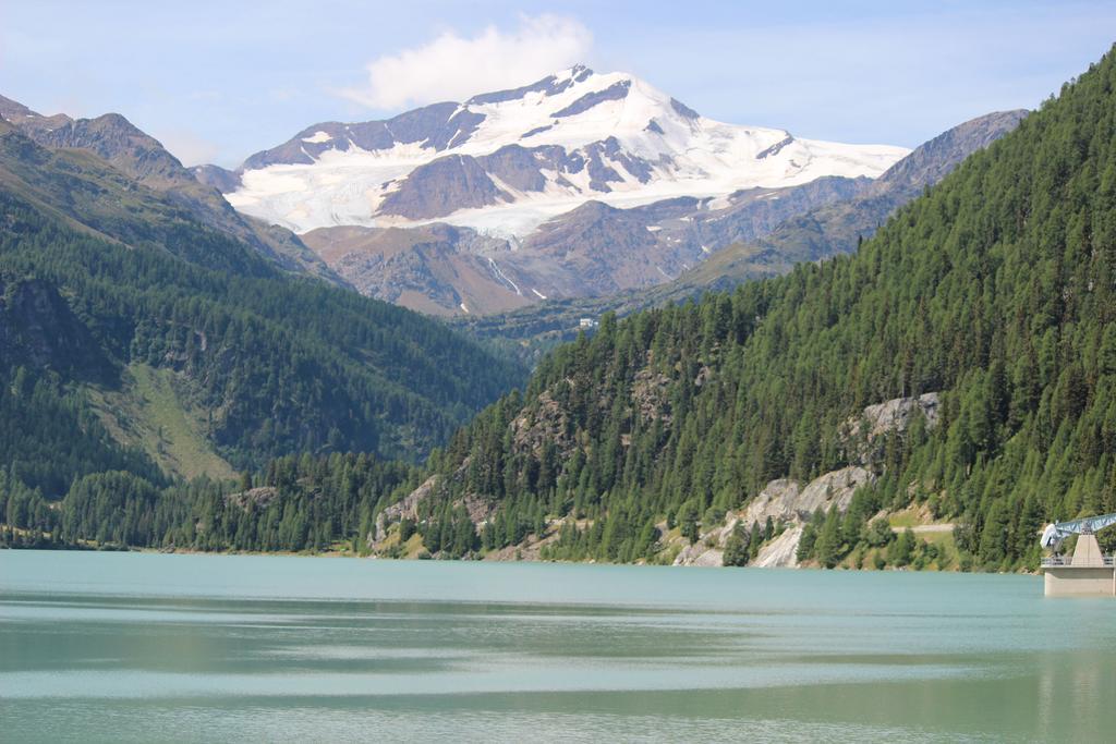 Alpenrose Aparthotel Мартело Екстериор снимка